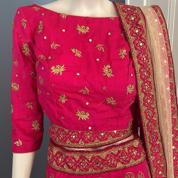Pink Embroidered Bridal Lehenga Size Small - Picture 3 of 16